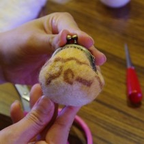 「佐々木伸子先生と羊毛フェルトのがま口ワークショップ」レポート