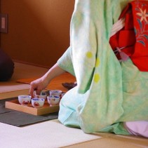 ５月のお茶会　煎茶と組みひもブローチワークショップレポート