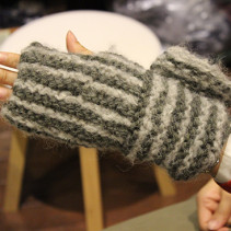 ふわふわのスヌードとハンドウォーマー